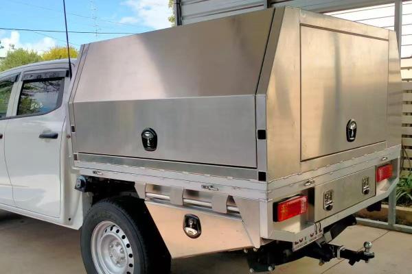 Cómo elegir una capota personalizada para camioneta