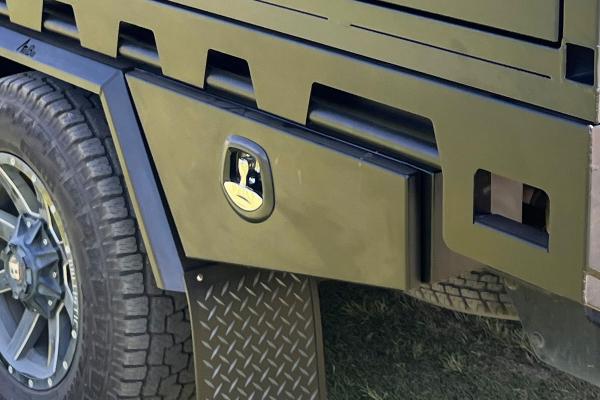 Caja de herramientas para debajo de la carrocería del camión